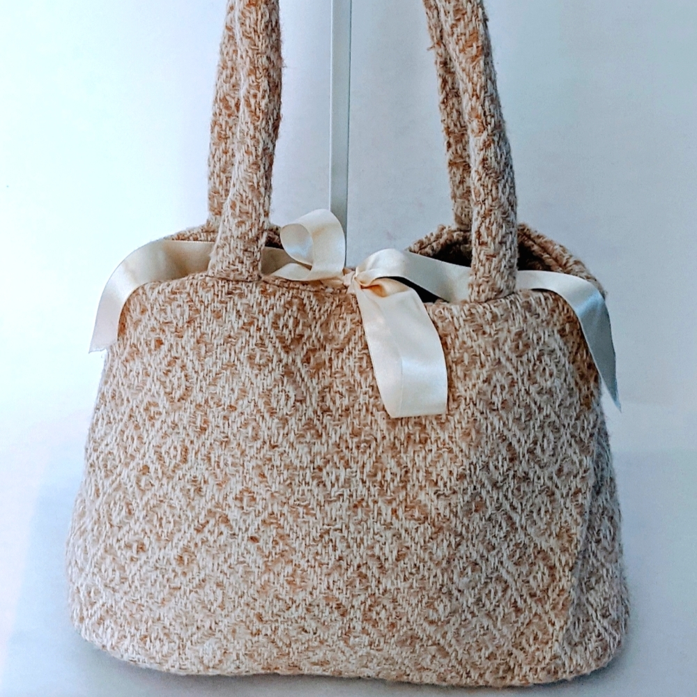 Vintage *BOYNE VALLEY WEAVERS Beige Wool Diamond Stitch Ribbon Closeure Boho Bag
